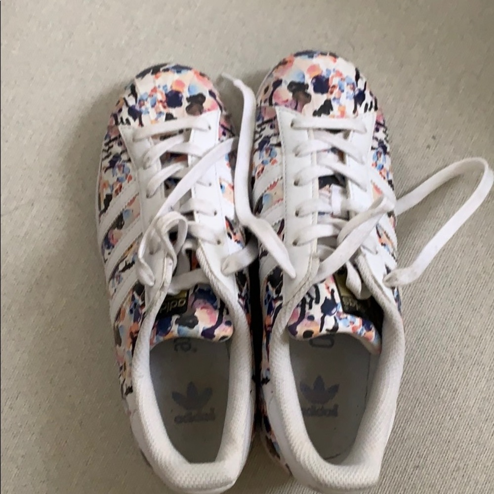 Adidas tennis shoes